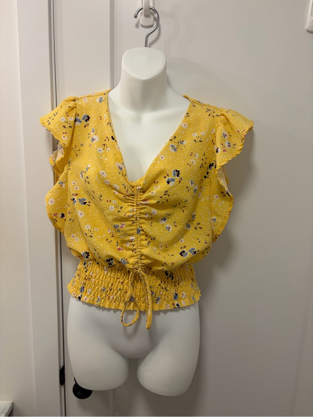 Monteau Yellow Floral V-Neck Ruched Smocked Hem Blouse